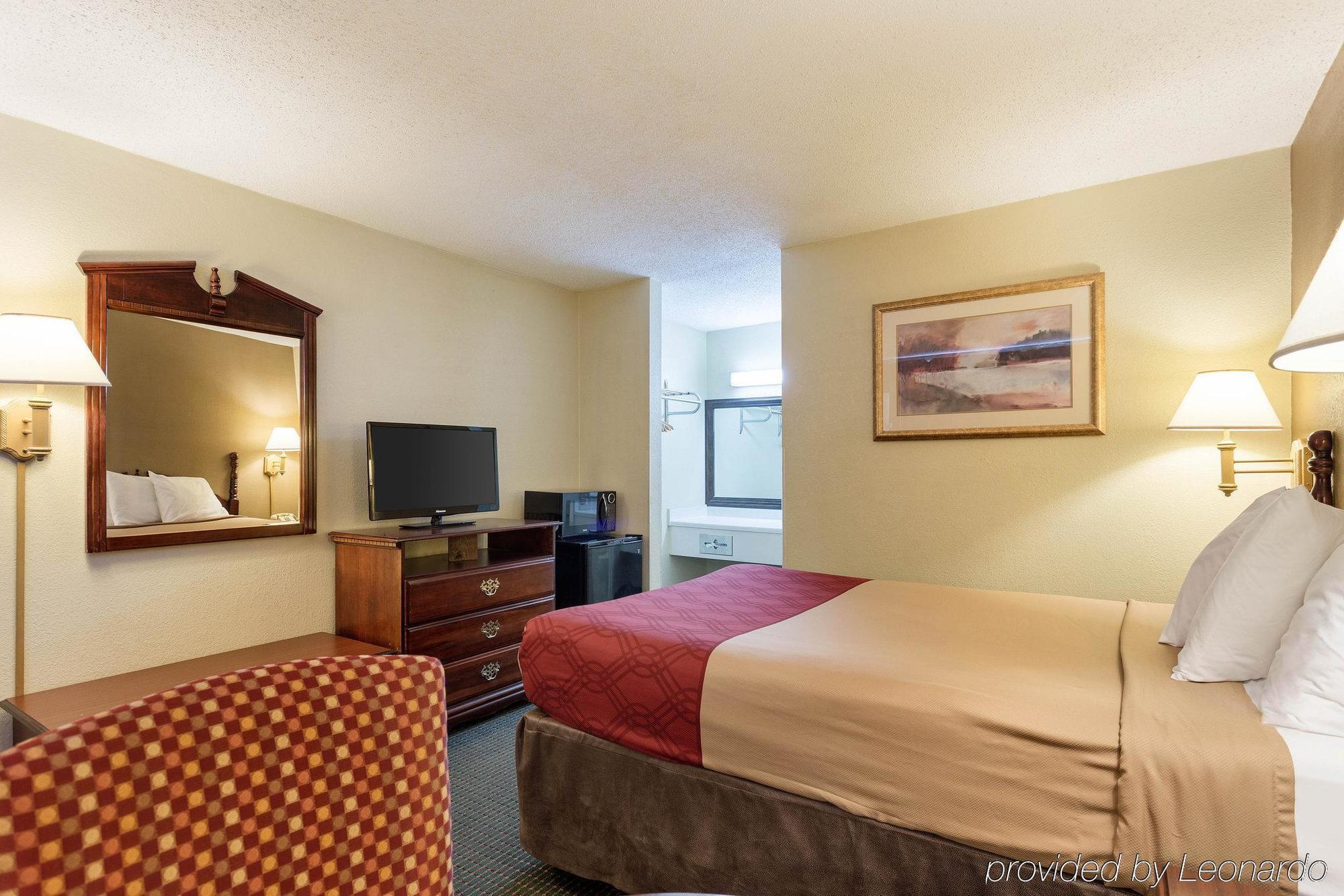 Rodeway Inn เวสต์เมมฟิส ภายนอก รูปภาพ
